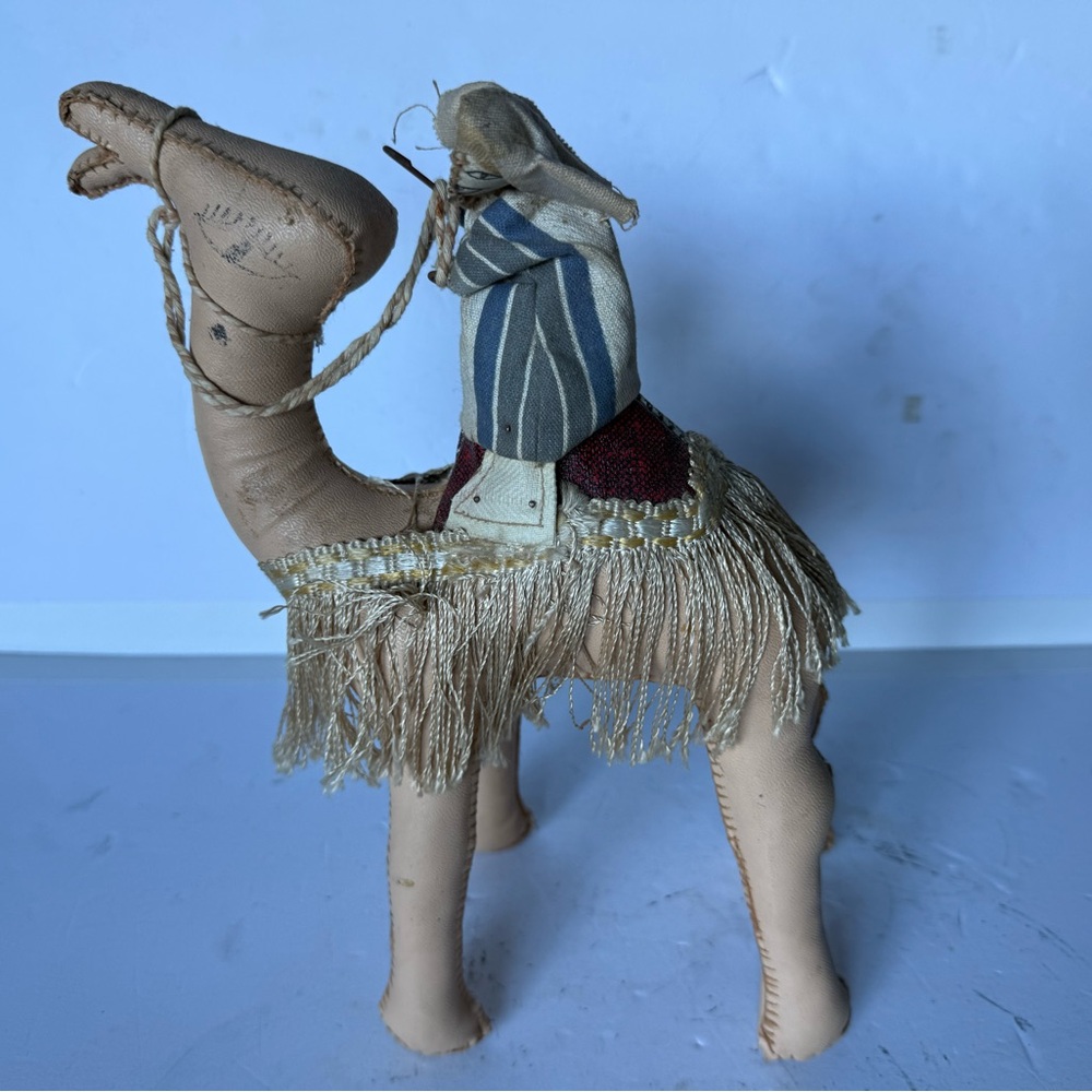 Vintage 9"H Handmade Leather
CAMEL With Fringe